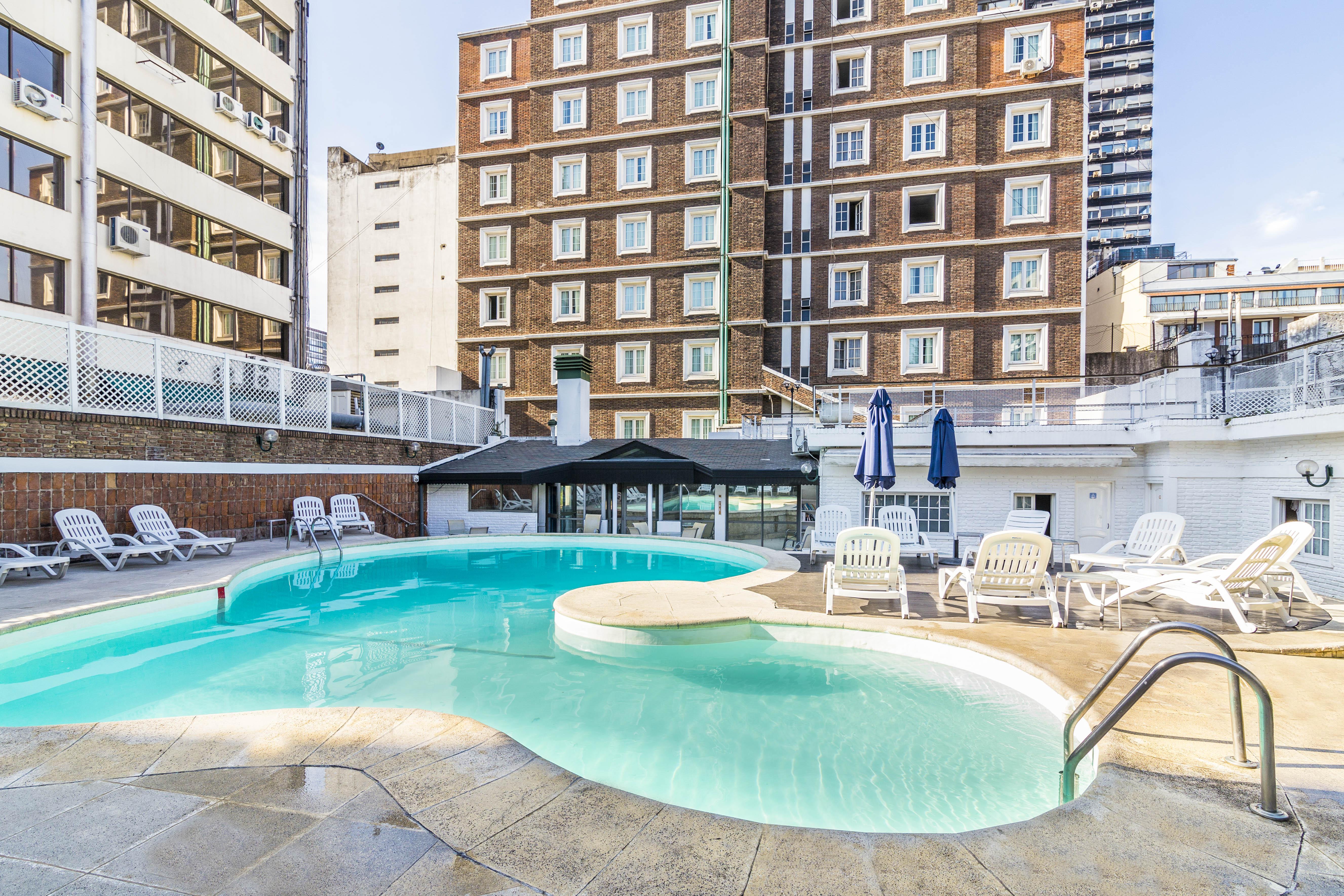 克拉瑞吉酒店 布宜诺斯艾利斯 外观 照片 The swimming pool at the hotel