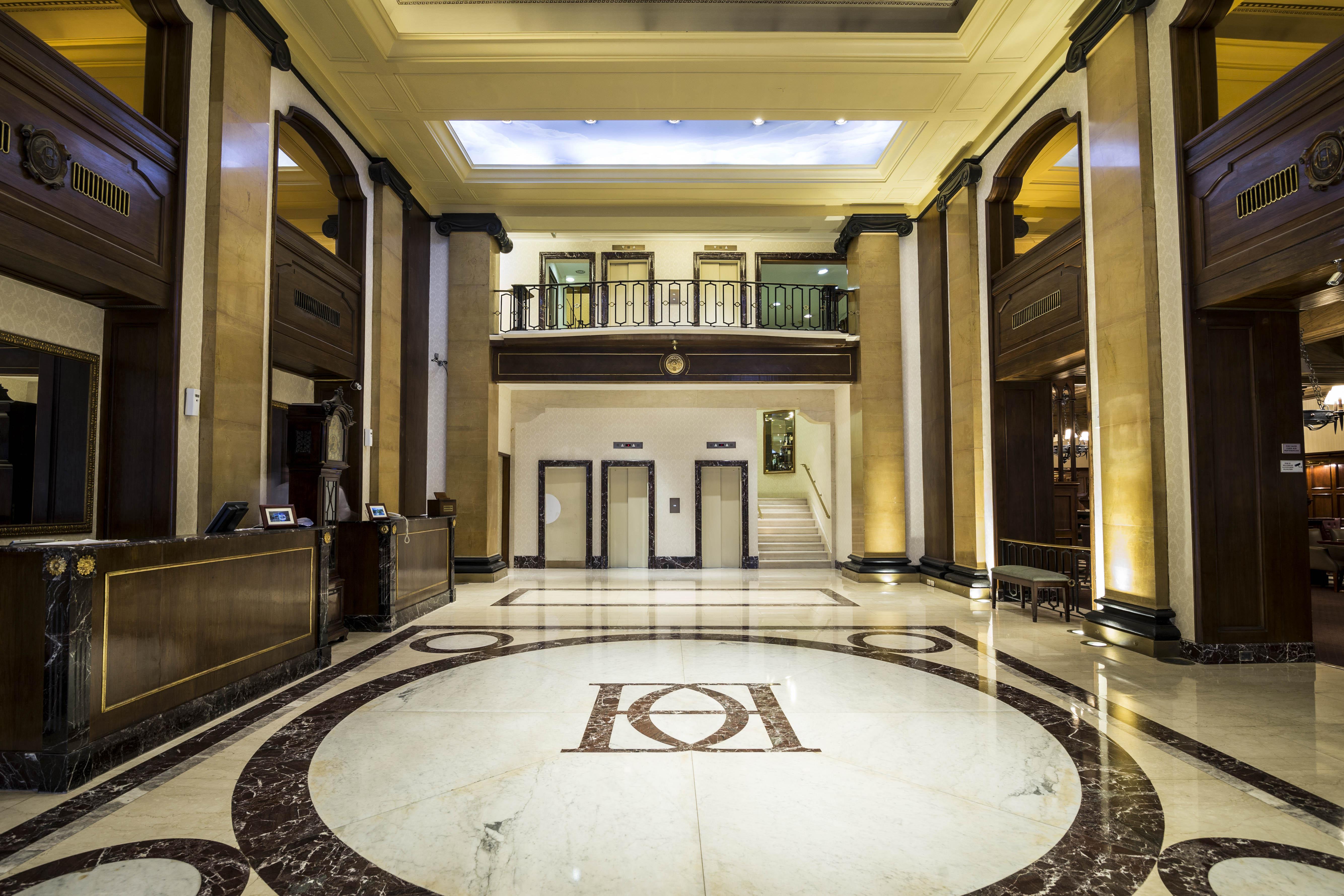 克拉瑞吉酒店 布宜诺斯艾利斯 外观 照片 The lobby of the Four Seasons Hotel London at Park Lane