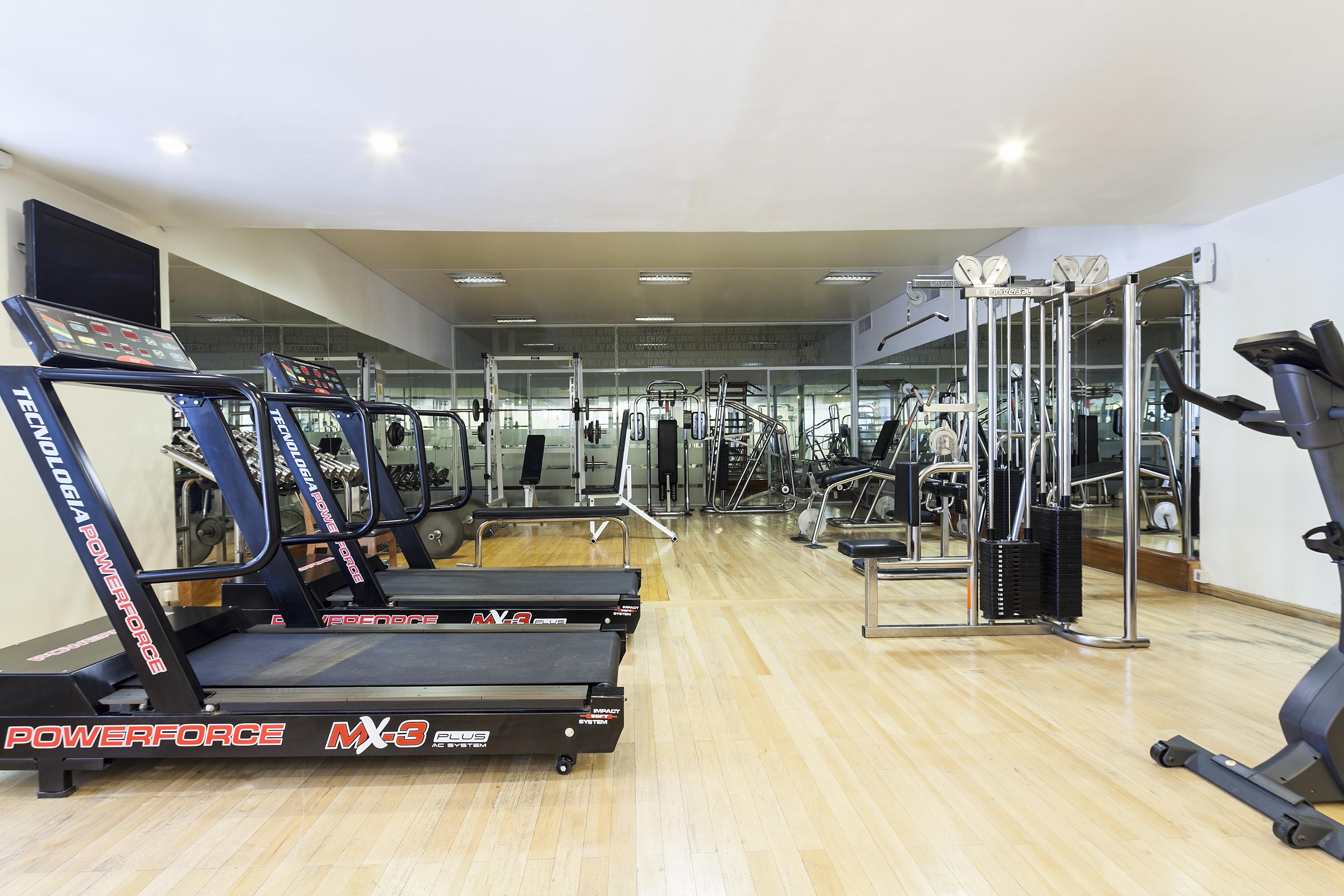 克拉瑞吉酒店 布宜诺斯艾利斯 外观 照片 The gym at the hotel