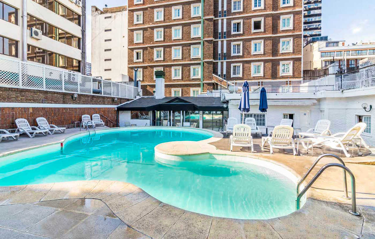 克拉瑞吉酒店 布宜诺斯艾利斯 外观 照片 The swimming pool at the hotel